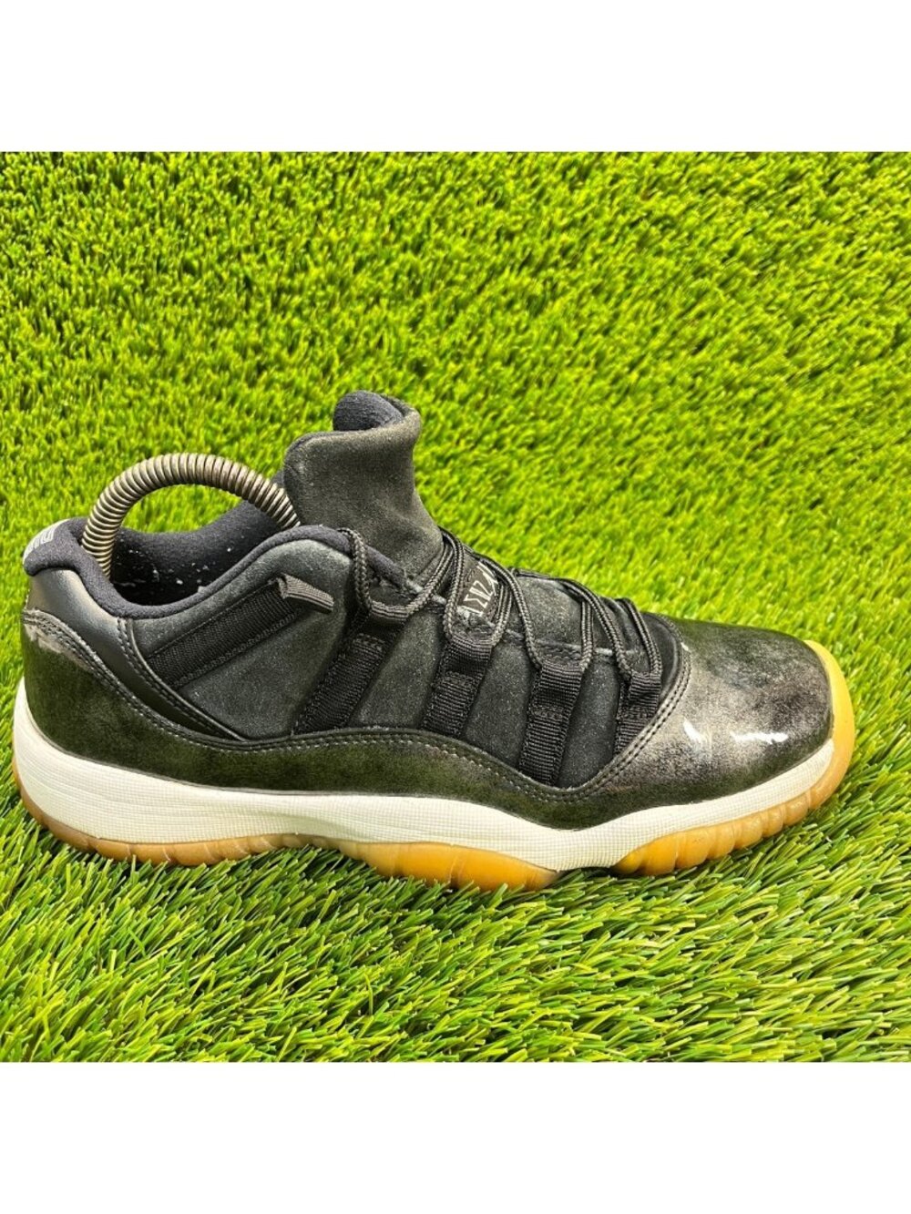 Nike Air Jordan 11 Retro Barons Boys Size 7Y Athletic Basketball Shoes Sneakers